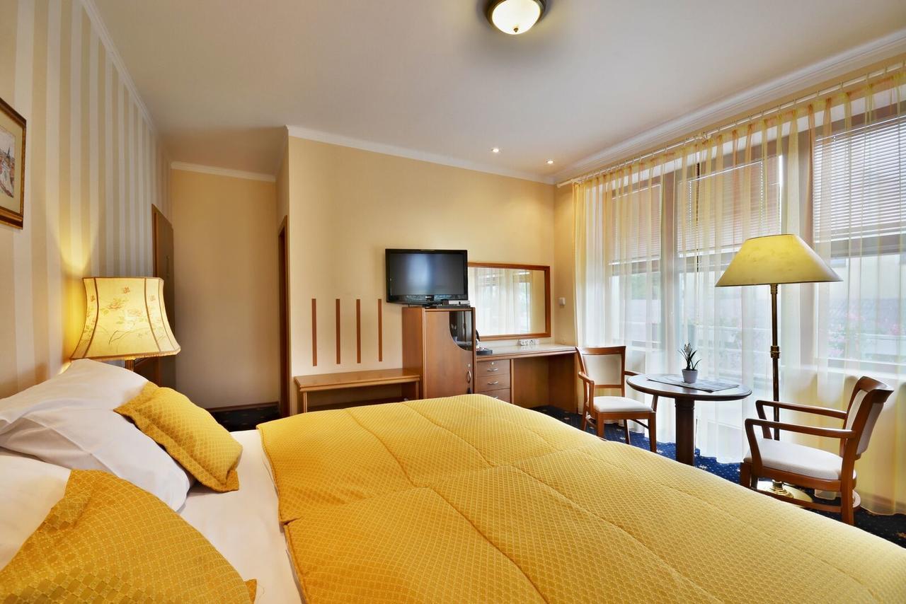 Hotel Villa Conti Písek Εξωτερικό φωτογραφία